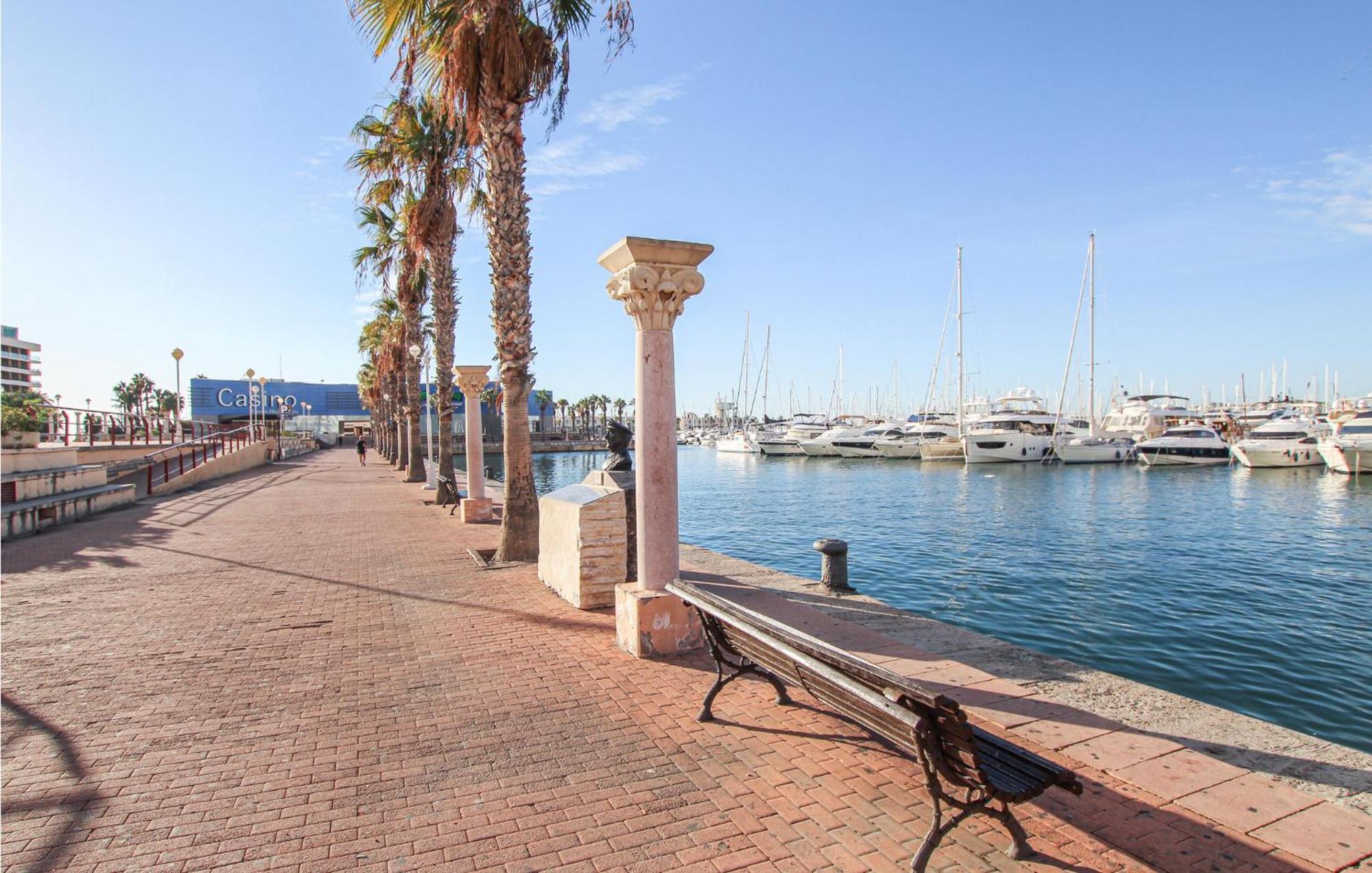 Beach Front Apartment In Los Arenales Del Sol Kültér fotó